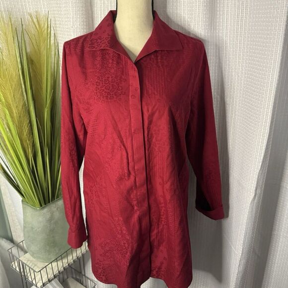 Chico's Tops - Chicos Women’s 0 US Red No Iron Animal Print Watermark Long Sleeves Workwear
